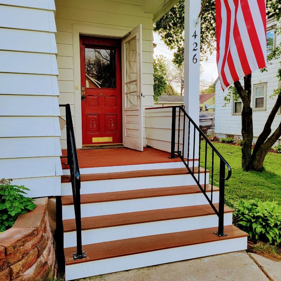 Charming Restored 1891 House 포트앳킨슨 외부 사진