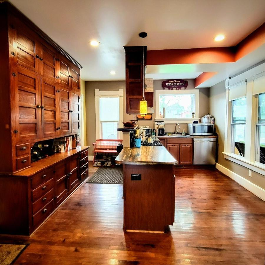 Charming Restored 1891 House 포트앳킨슨 외부 사진