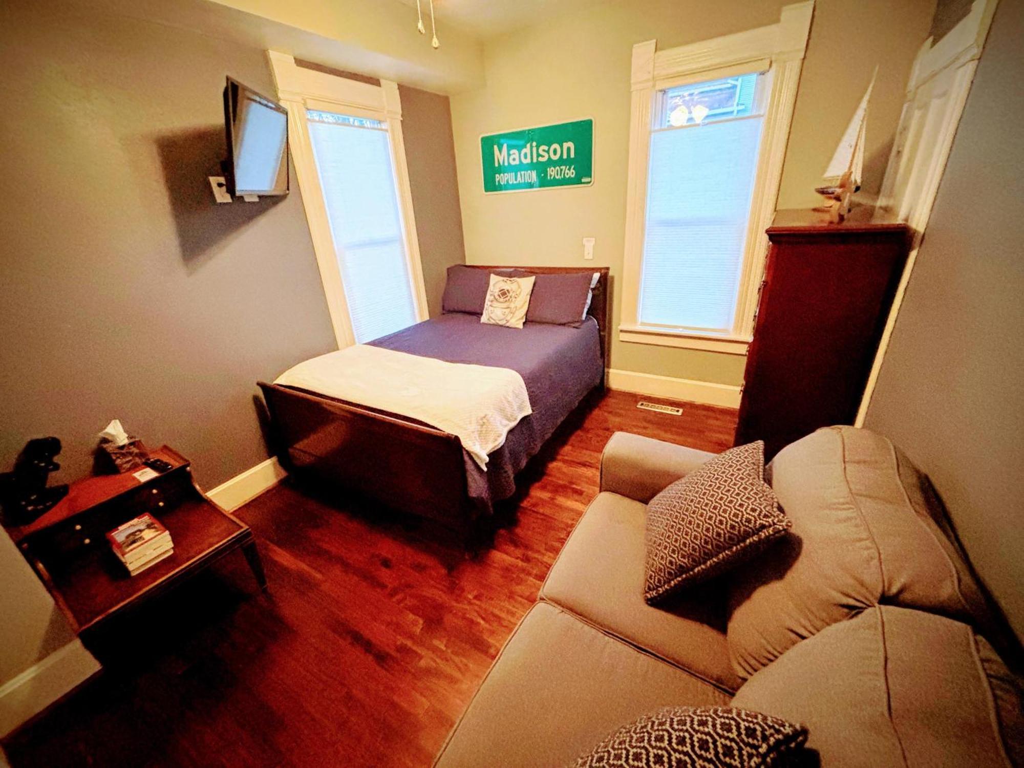 Charming Restored 1891 House 포트앳킨슨 외부 사진